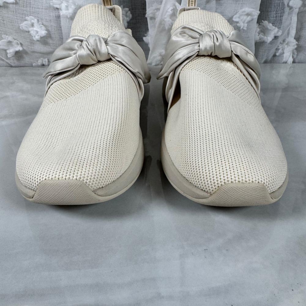 Mark Nason Cream Bow Sneakers Breathable Mesh Upper Pull On Size 10 - Picture 3 of 10